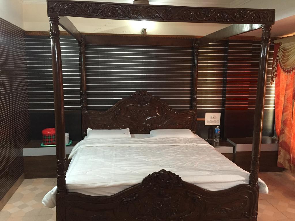 Hotel Swastik Jammu Oda fotoğraf